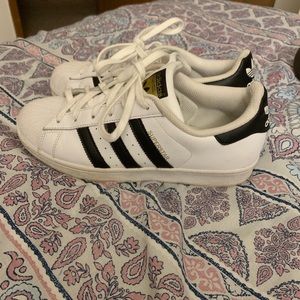 Adidas superstars